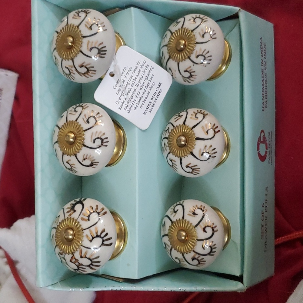 Set of 6 Drawer Pulls